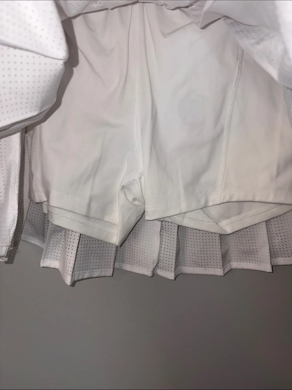 White Pleated Athletic Skirt with Red Trim XS